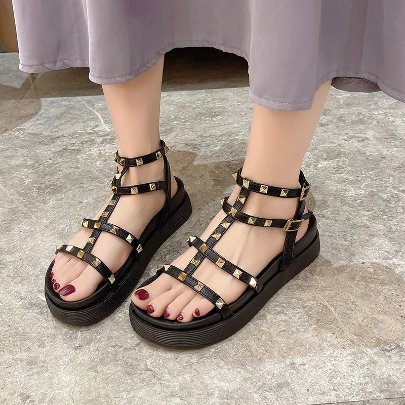 Sandalias de Punta abierta con remaches para Mujer, Zapatos informales de plataforma, color liso, a la venta, para verano, 2024