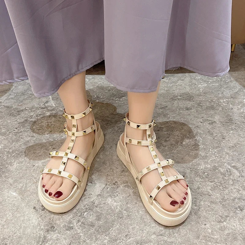 Sandalias de Punta abierta con remaches para Mujer, Zapatos informales de plataforma, color liso, a la venta, para verano, 2024