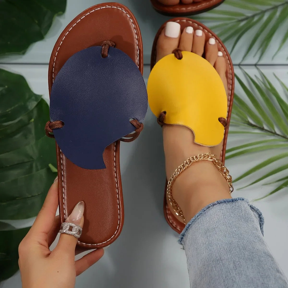 Zapatillas De Mujer, nuevas sandalias planas De verano para Mujer, zapatillas cómodas a la moda para exteriores, chanclas informales, Zapatos De Mujer